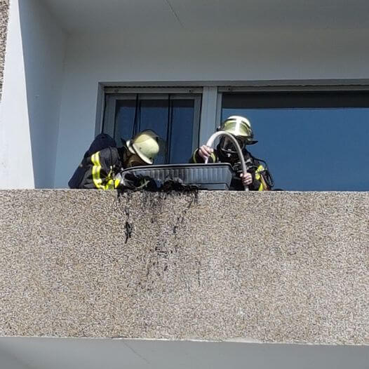 FEUER_3 - Balkonbrand